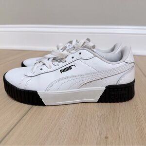 Women’s Puma Carina Sneakers size 7.5